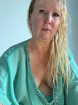 EmmaInLove23 — I LIKE FEEL YOU 