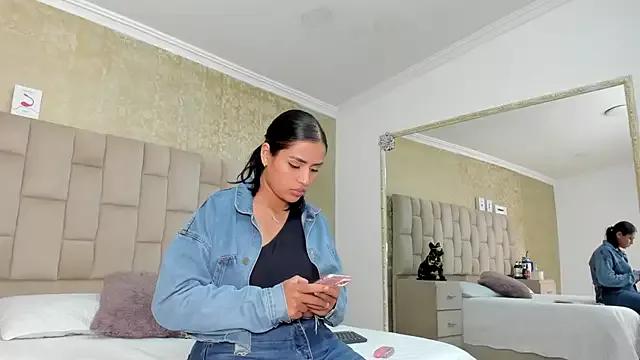 EmmaTorres_ on StripChat 