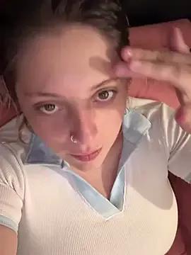 Enyeld_ruru on StripChat 