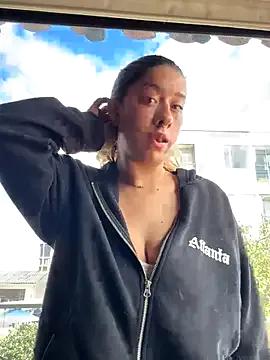 Enyeld_ruru on StripChat