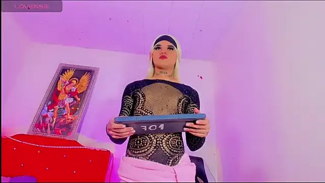 Gabyqueen70 on StripChat