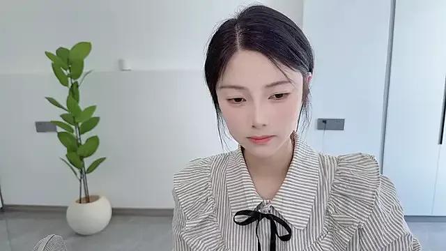 HaagenDazs_ on StripChat 