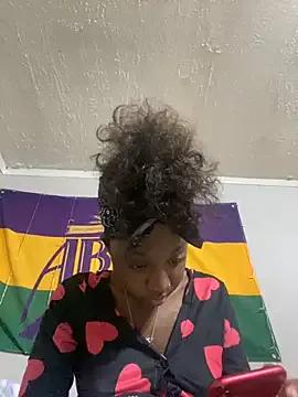 HennessyBaby21 on StripChat 