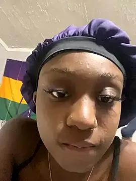 HennessyBaby21 on StripChat 