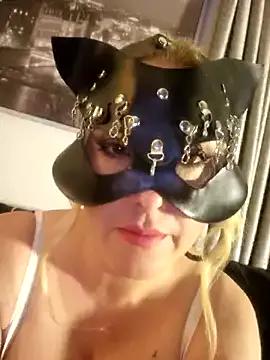 Hitmask on StripChat