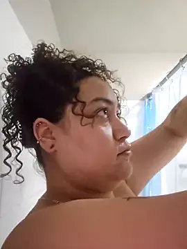 honeeyyy_pot on StripChat