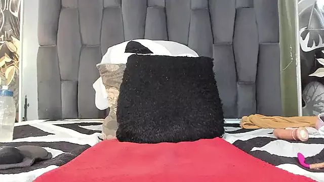 hot_milkbitch on StripChat