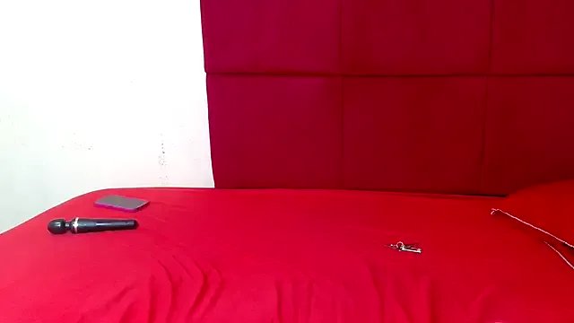 HugeTitisxx from StripChat