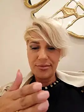 InannaStar on StripChat