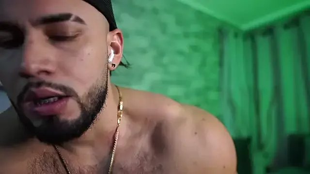 jaxon_colton on StripChat