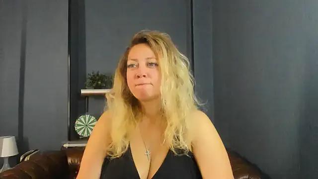 JessicaFoxie on StripChat 