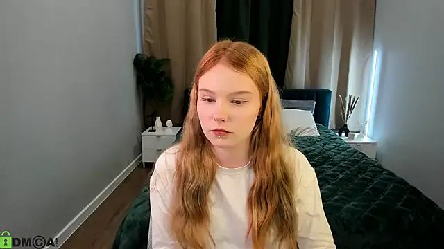 Julia_Anis — teasing ass