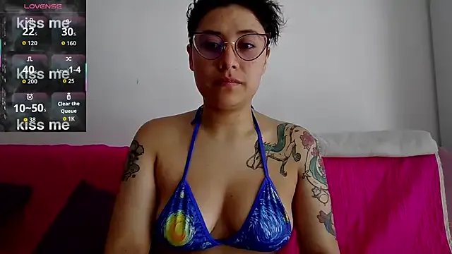 Juliexxxxtasy — Slow bikini tease 