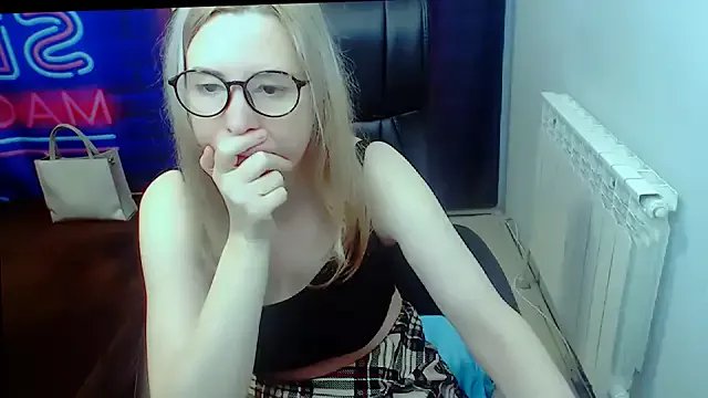 kerakiss877 on StripChat