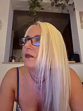 kikkastar on StripChat 