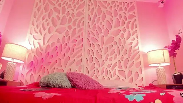 KimiNaru on StripChat