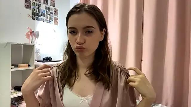 Kira_Sanders from StripChat