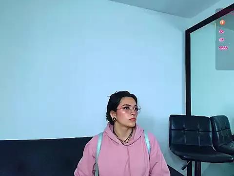 Kitty_ravee on StripChat 