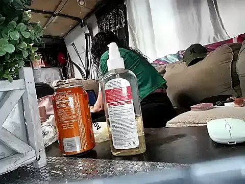 KRYZTALYNXXX on StripChat