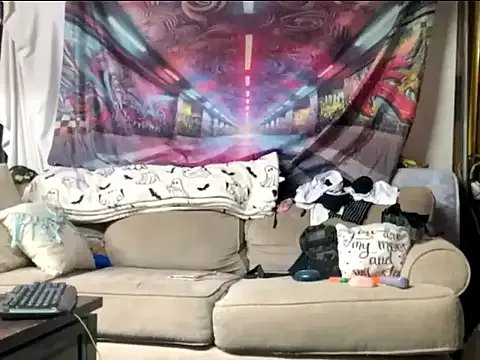 KRYZTALYNXXX on StripChat