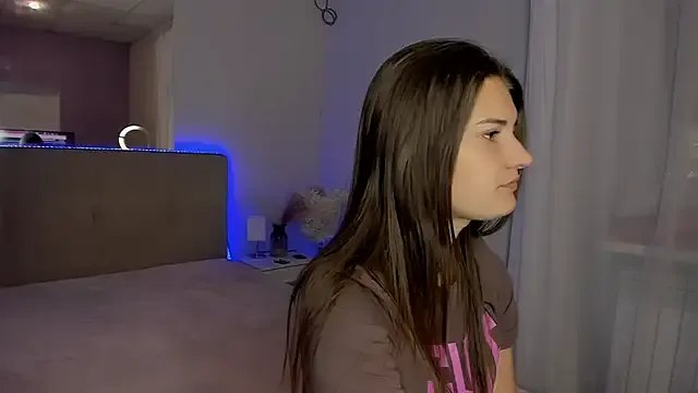 Laura_Leee — naked doggy + twerk