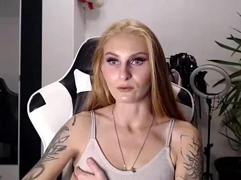 LessiaMia from StripChat is Freechat