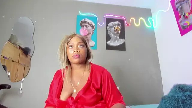 Lilybaudinx96 on StripChat 