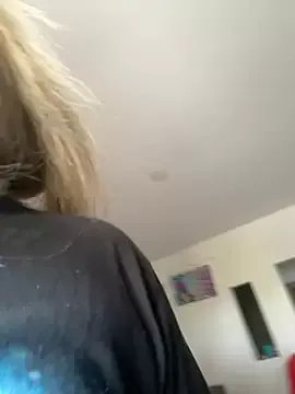 Lilybaudinx96 on StripChat 