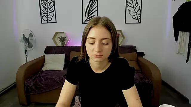 LilyHaart on StripChat 