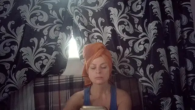 LindaStarS — flash boobs