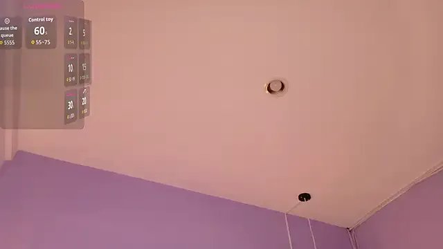 littleebluee on StripChat