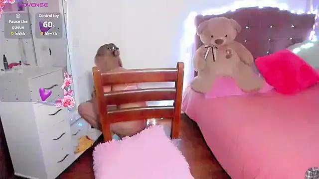 Littlejessy on StripChat 