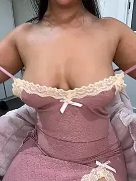 LOLO_QUEEN_ARABE on StripChat 