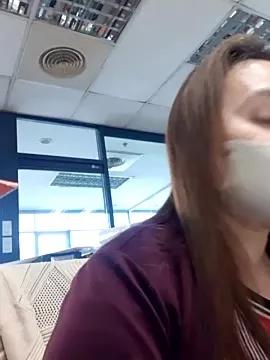 Lovelynhing08 from StripChat is Freechat