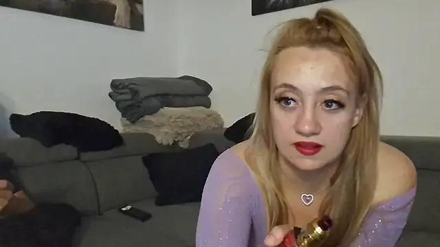 LoveXAddict on StripChat