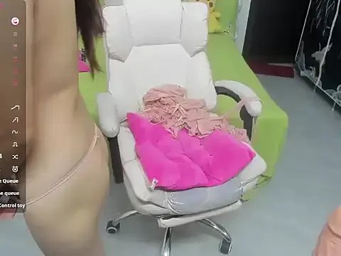 LuckyBabe_new01 on StripChat