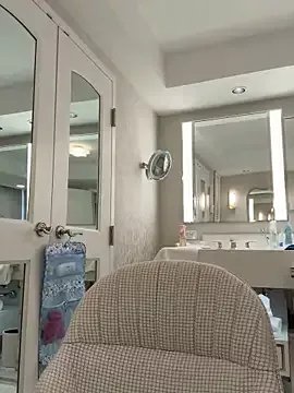 lunagirl13 on StripChat