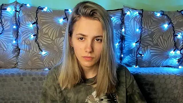 MaggieCake on StripChat 