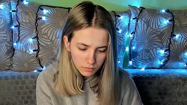 MaggieCake on StripChat 