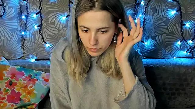 MaggieCake on StripChat 