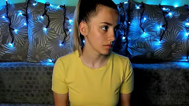 MaggieCake on StripChat 