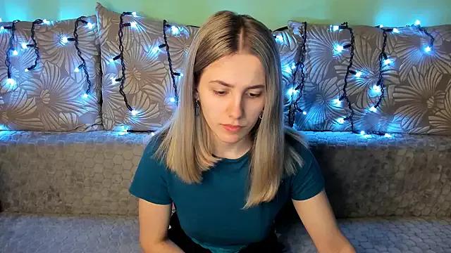 MaggieCake on StripChat 
