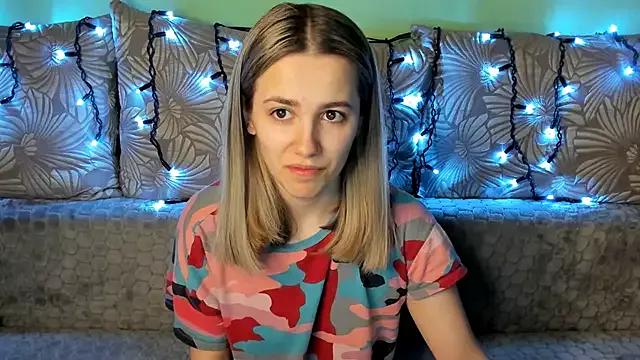 MaggieCake on StripChat 