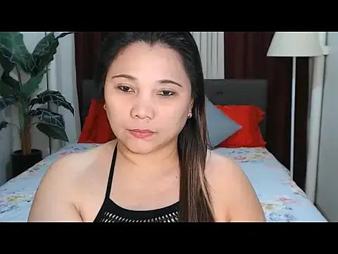 MarielRose143 from StripChat