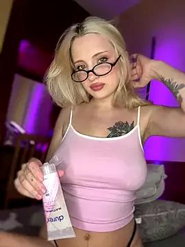 Melissa_cum from StripChat