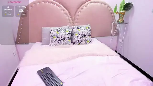 Miia_Thompsonn on StripChat