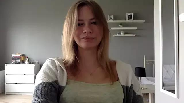 MillieShow on StripChat 