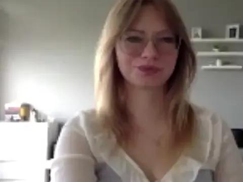 MillieShow on StripChat 