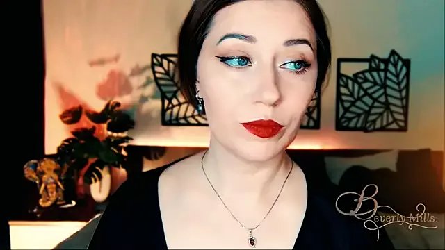 MissBeverlyMills on StripChat