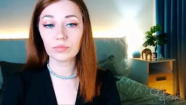 MissBeverlyMills on StripChat